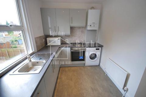 2 bedroom flat to rent, THURLBY ROAD