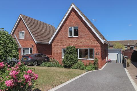 2 bedroom detached house for sale, Stobart Close, Beccles, NR34
