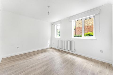 undefined, Green Pond Close, Walthamstow, London, E17