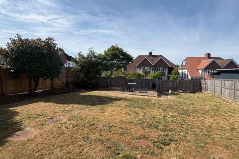 4 bedroom semi-detached house to rent, Pinhoe