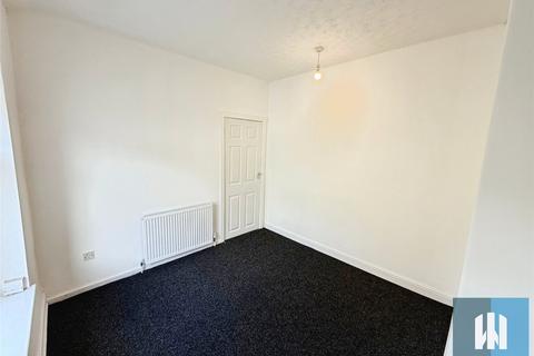 2 bedroom terraced house to rent, South Street, Brighouse, HD6