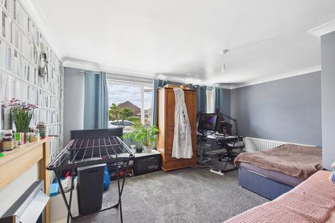 3 bedroom semi-detached house for sale, Woldholme Avenue, Driffield, YO25 6RB