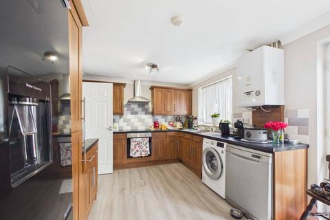 3 bedroom semi-detached house for sale, Woldholme Avenue, Driffield, YO25 6RB