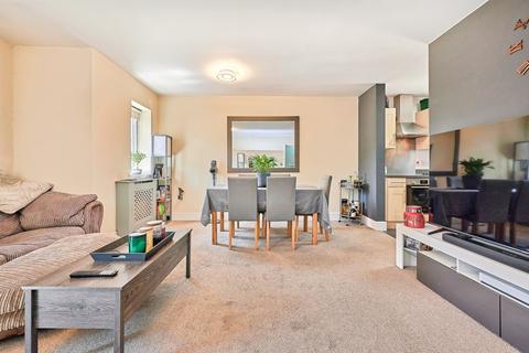 2 bedroom flat for sale, Sanville Gardens, Stanstead Abbotts, WARE