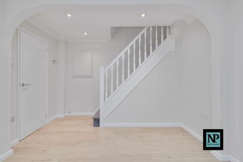 3 bedroom terraced house to rent, Highcliffe Road, Tamworth, B77