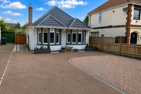 2 bedroom detached bungalow for sale, Nutts Lane, Hinckley LE10