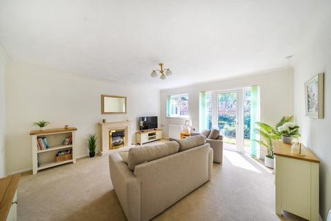 2 bedroom retirement property for sale, Peregrine Gardens, Croydon, CR0