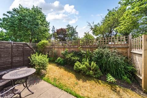 2 bedroom retirement property for sale, Peregrine Gardens, Croydon, CR0
