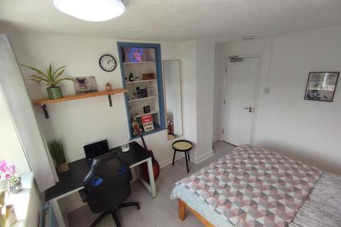 1 bedroom in a house share to rent, Brimley Road, Cambridge CB4