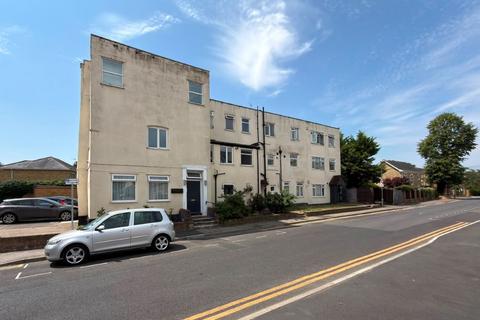2 bedroom flat for sale, 7 Marley Croft, Moor Lane, Staines-upon-Thames, Middlesex, TW18 4YW