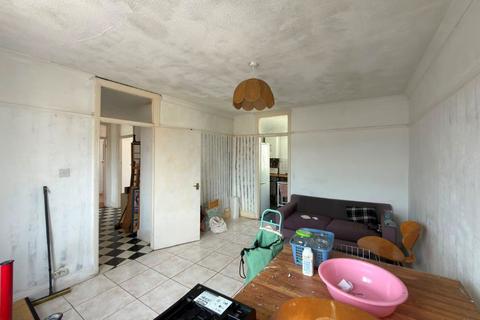 2 bedroom flat for sale, 7 Marley Croft, Moor Lane, Staines-upon-Thames, Middlesex, TW18 4YW