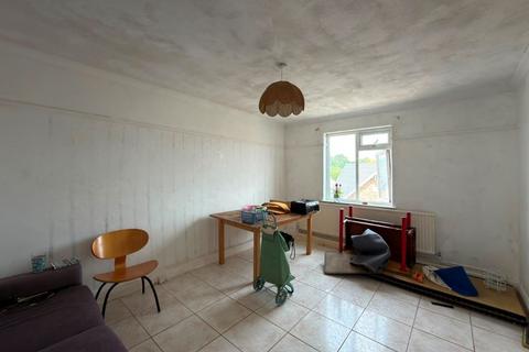 2 bedroom flat for sale, 7 Marley Croft, Moor Lane, Staines-upon-Thames, Middlesex, TW18 4YW
