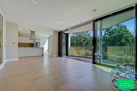 2 bedroom apartment to rent, Bishops Wood Court, Aylmer Road