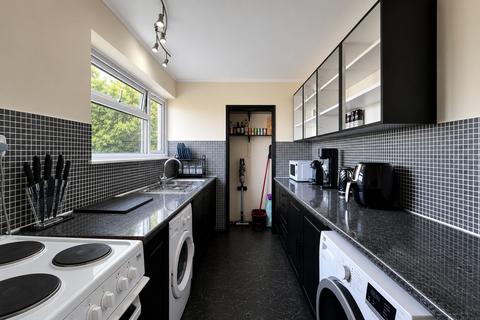 Meadowleaze, Gloucester, GL2