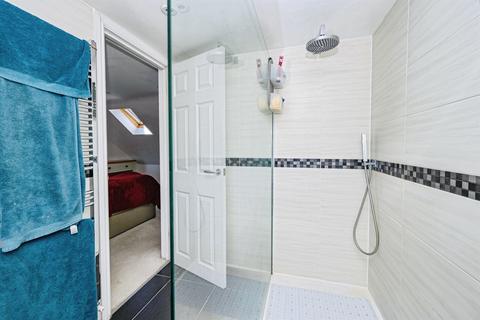 4 bedroom semi-detached house for sale, Meadow Road, WATFORD