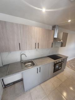 2 bedroom maisonette to rent, London Road, Hounslow, TW3