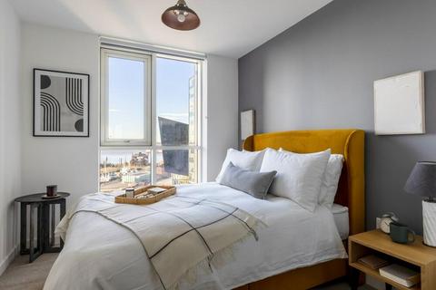 2 bedroom apartment to rent, at The Copper House, 254, 21 Strand Street  L1