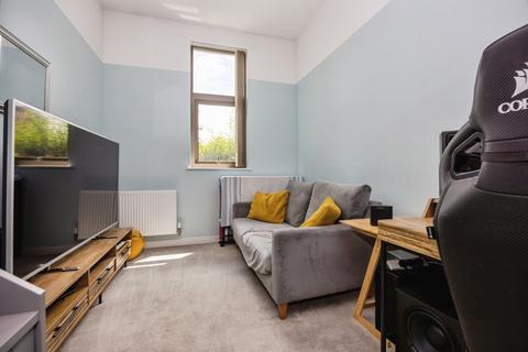 2 bedroom flat for sale, Walnut Tree Close, Guildford, Surrey, GU1