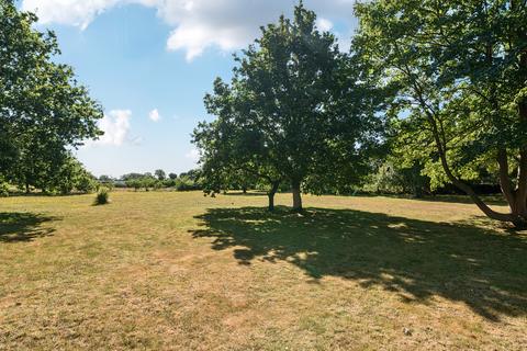 Sherriff Close, Esher, KT10