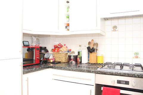 2 bedroom terraced house to rent, Castle Brewery Court, Newark, Notts, NG24