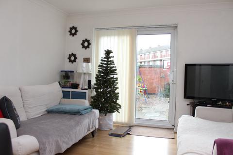 2 bedroom terraced house to rent, Castle Brewery Court, Newark, Notts, NG24