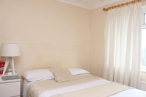 2 bedroom terraced house to rent, Castle Brewery Court, Newark, Notts, NG24