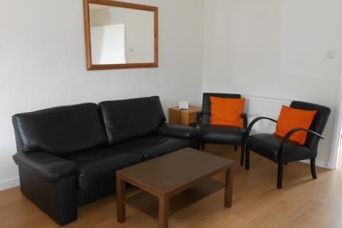 4 bedroom end of terrace house to rent, The Retreat, Surbiton, KT5 8RN