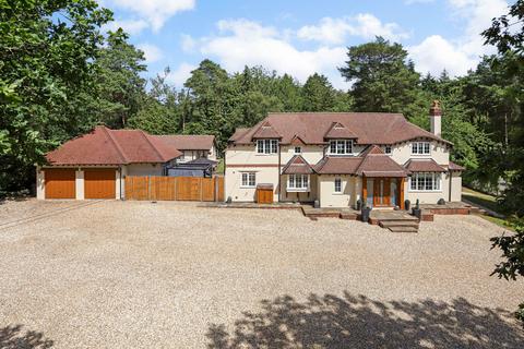 5 bedroom detached house for sale, 25 Crooksbury Road, Farnham, GU10