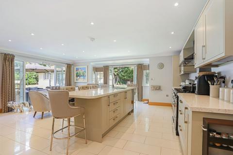 5 bedroom detached house for sale, 25 Crooksbury Road, Farnham, GU10