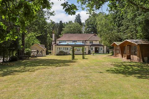 5 bedroom detached house for sale, 25 Crooksbury Road, Farnham, GU10