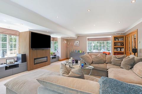 5 bedroom detached house for sale, 25 Crooksbury Road, Farnham, GU10