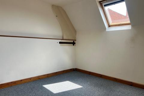 2 bedroom terraced house to rent, St Augustines Mews, Newark, Notts, NG24