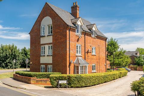 2 bedroom flat for sale, Hoddesdon Road, Ware SG12