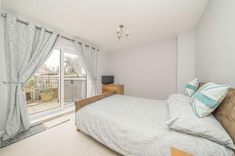 2 bedroom flat for sale, Primrose Place, Isleworth TW7