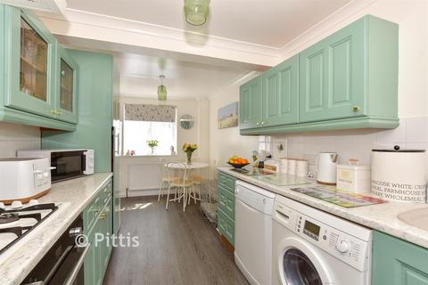 2 bedroom end of terrace house for sale, Kimpton Court, Sandown PO36