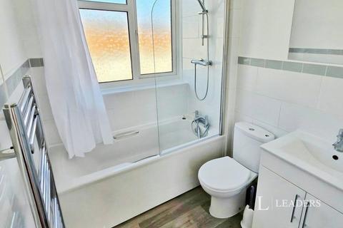 2 bedroom flat to rent, Bourneside Court, Seaside Road, East Sussex, BN21