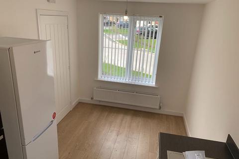 3 bedroom semi-detached house to rent, George Crawford Road, Crewe, Cheshire, CW1