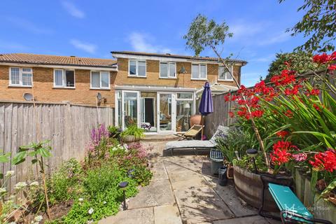 3 bedroom terraced house for sale, Snowdon Close, Eastbourne BN23
