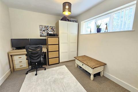 2 bedroom apartment for sale, Lakewood Road, Highcliffe, Christchurch, Dorset, BH23