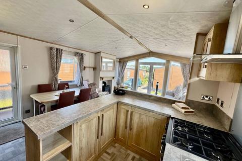 2 bedroom lodge for sale, Preston