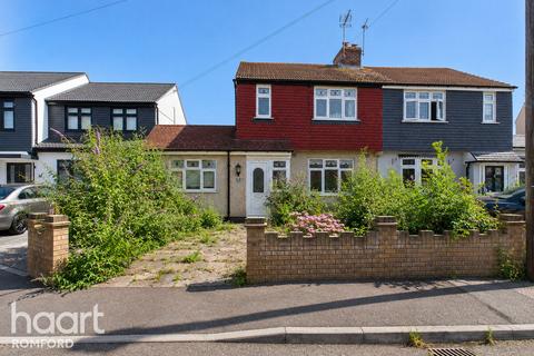 4 bedroom semi-detached house for sale, Hamilton Avenue, Romford
