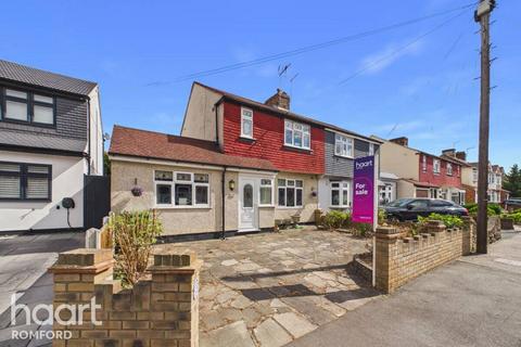 Hamilton Avenue, Romford