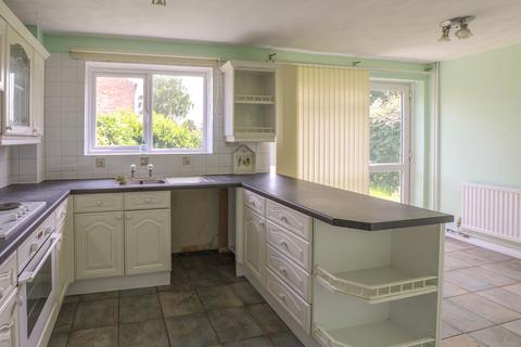 3 bedroom terraced house to rent, Ibsen Walk, Corby
