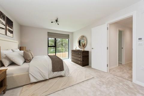 4 bedroom detached house for sale, Kingfield Green, Woking, Surrey, GU22