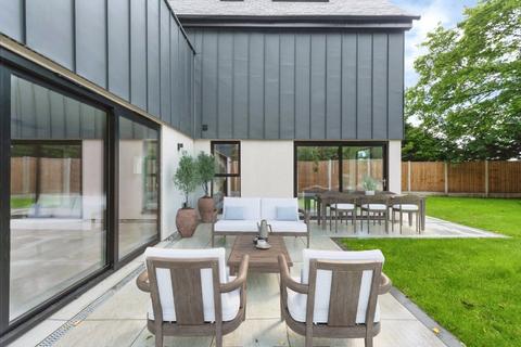 4 bedroom detached house for sale, Kingfield Green, Woking, Surrey, GU22