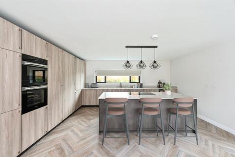 4 bedroom detached house for sale, Kingfield Green, Woking, Surrey, GU22