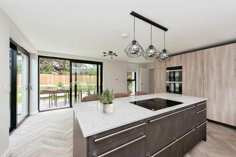4 bedroom detached house for sale, Kingfield Green, Woking, Surrey, GU22