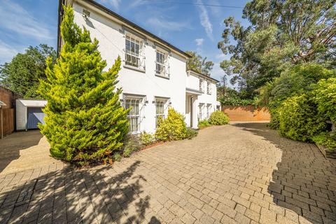 3 bedroom detached house for sale, Woodhall Drive, Pinner, HA5