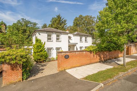 3 bedroom detached house for sale, Woodhall Drive, Pinner, HA5