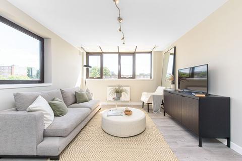 2 bedroom flat for sale, Goldhurst Trc, South Hampstead, London, NW6